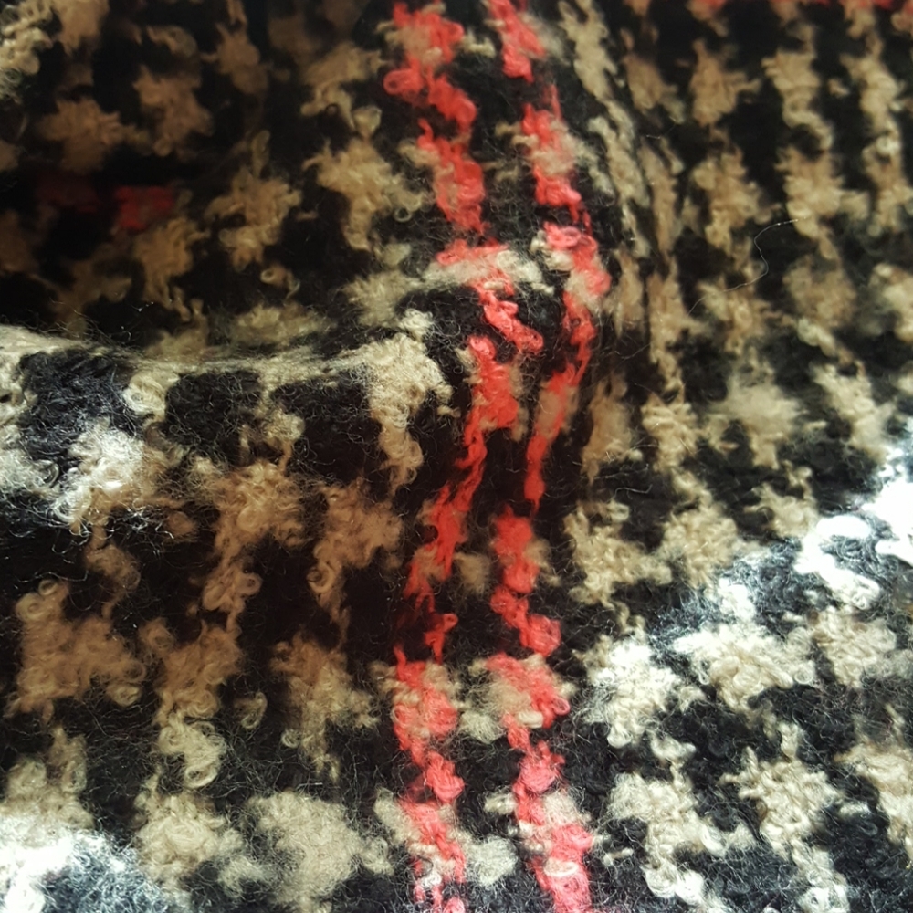 Checkered Pattern Infinity Scarf - Picture 3 of 3